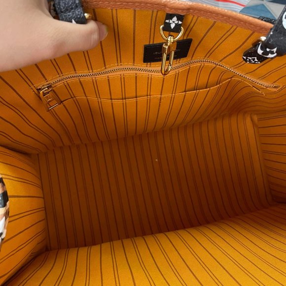 Auth Louis Vuitton ONTHEGO Jungle - Picture 5 of 11